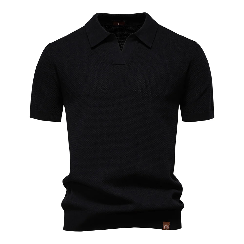 Camisa Polo Italiana Ravello Masculina em tricô premium na cor preta lisa com gola estruturada.