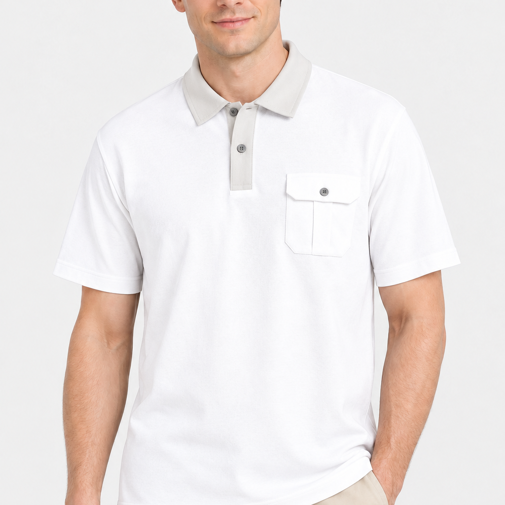 Polo branca com bolso, foto próxima