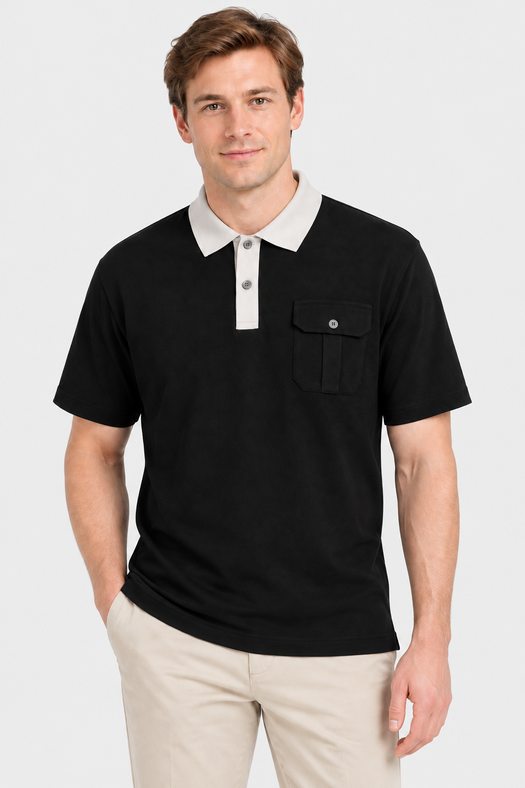 Polo preta com bolso, foto próxima